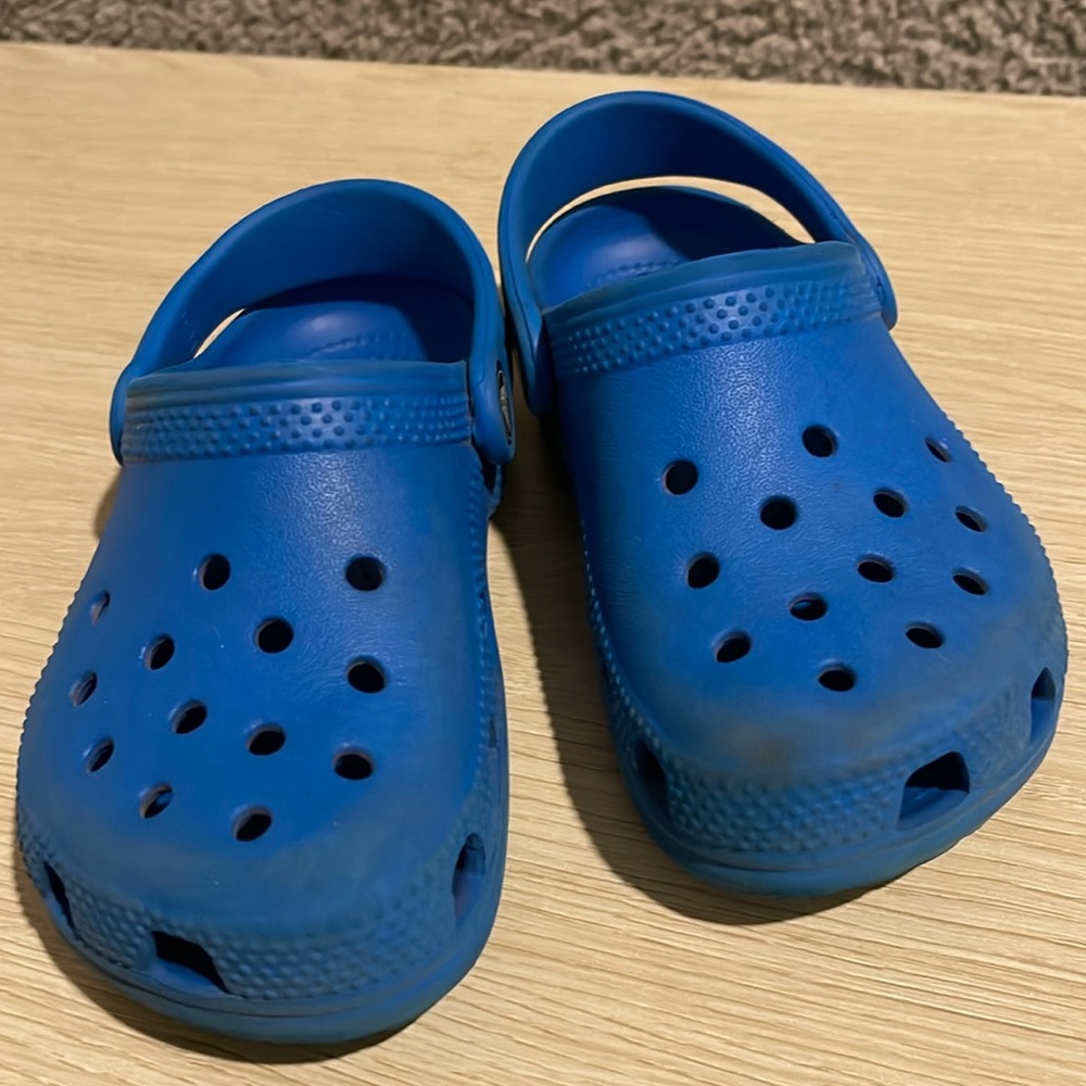 Crocs toddler size 10 blue